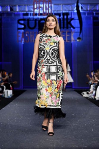 Sana Safinaz Chateau Marmont Collection at PSFW17 Sana Safinaz Chateau Marmont Collection at PSFW17