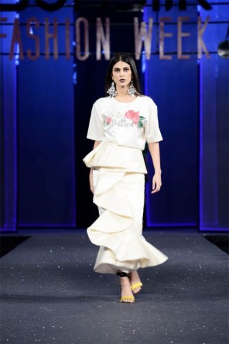 Sana Safinaz Chateau Marmont Collection at PSFW17 Sana Safinaz Chateau Marmont Collection at PSFW17