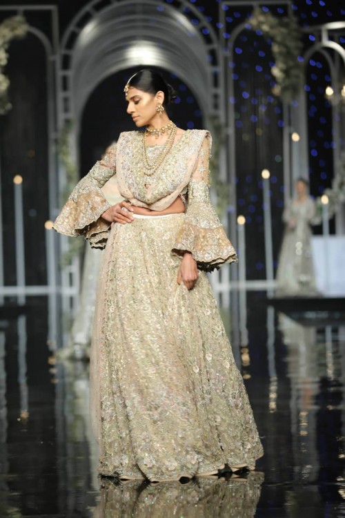 Saba Qamar Bridal Dresses4