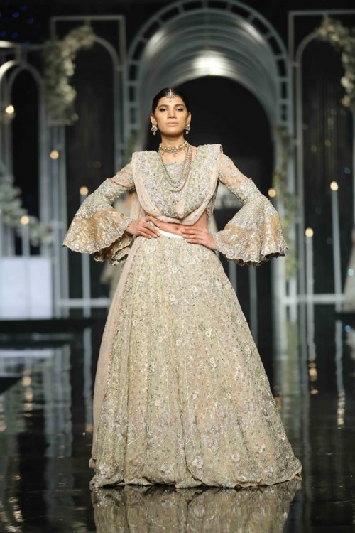 Saba Qamar Bridal Dresses7